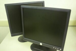液晶モニター