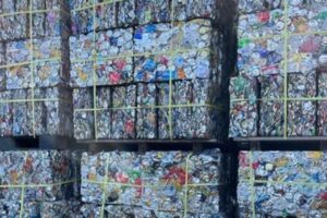 アルミ缶プレス